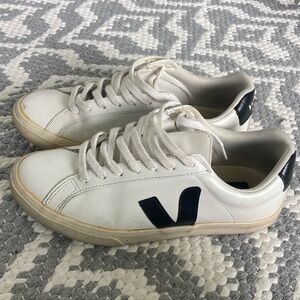 White size 7 veja sneakers